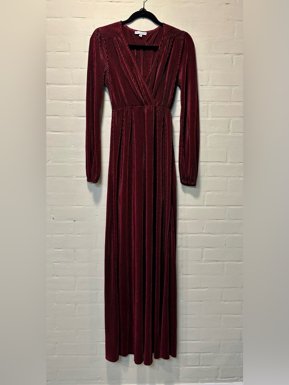 Baltic Born Venus Burgundy Plisse Maxi Dress XS Long Sleeve Elegant Formal